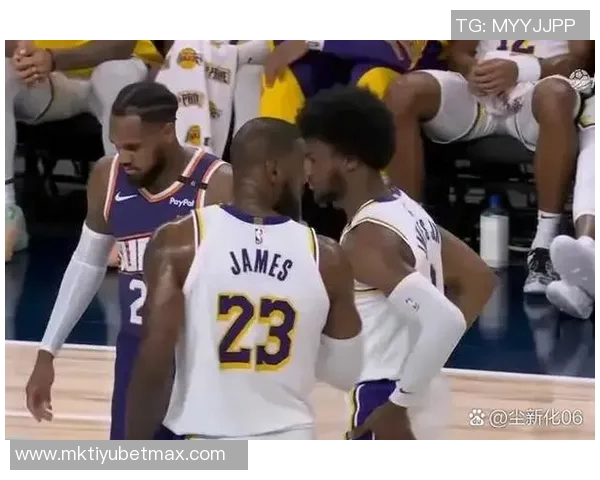 詹姆斯赛后分享与儿子布朗尼同场竞技的珍贵瞬间引发热议